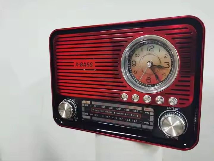 USB/TF Slot FM Radio Powered by Rechargeable Battery Pack for On-the-Go Listening and Sound