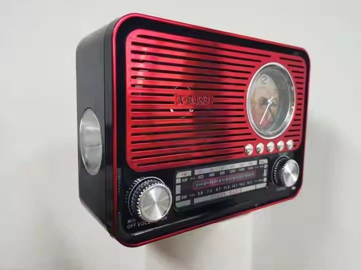 USB/TF Slot FM Radio Powered by Rechargeable Battery Pack for On-the-Go Listening and Sound